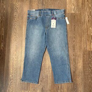 Gloria Vanderbilt Pull-On Hi-Rise Capri Jeans – Size 16
